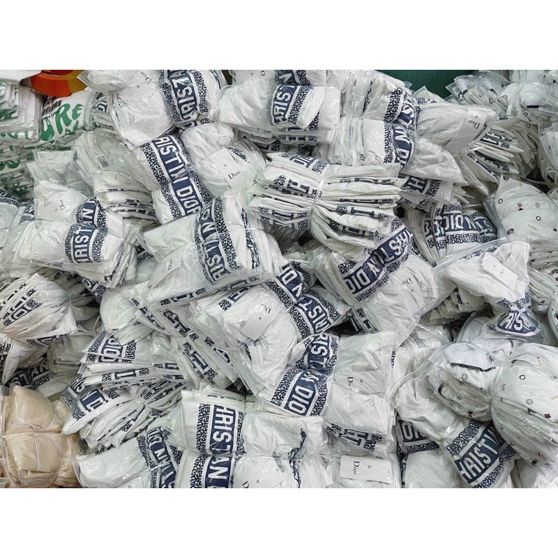 Set bộ CHRISTIAN DIOR nữ cộc đùi áo cổ tròn chất cotton phối quần lụa chữ cực sang chảnh và thời trang