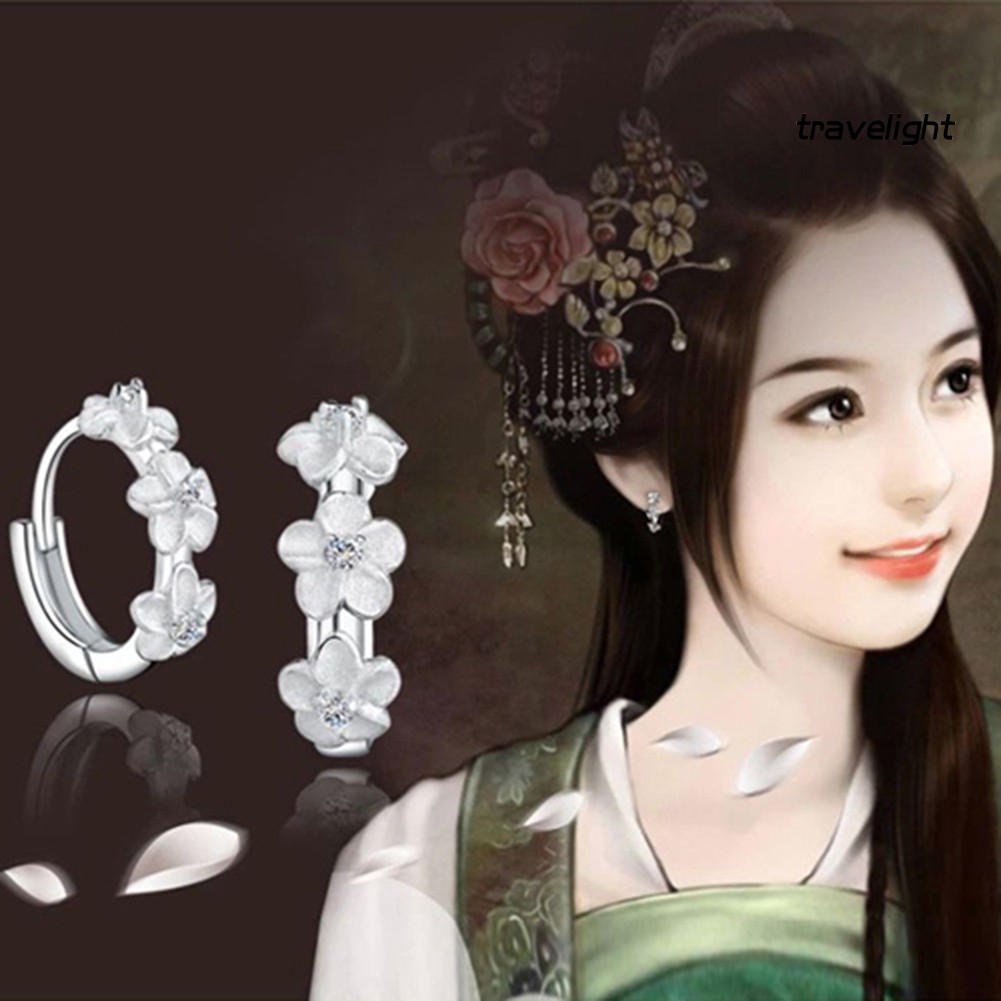 Khuyên Vành Tai Hình Hoa Đính Đá Thời Trang Cho Nữ