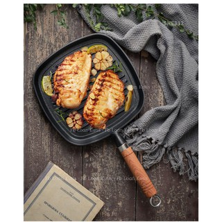 CHẢO GANG STEAK D.E TẶNG KÈM CHỔI VÀ KẸP INOX SIÊU BỀN