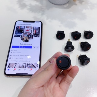 Công tắc bập bênh 3 chân có đèn led