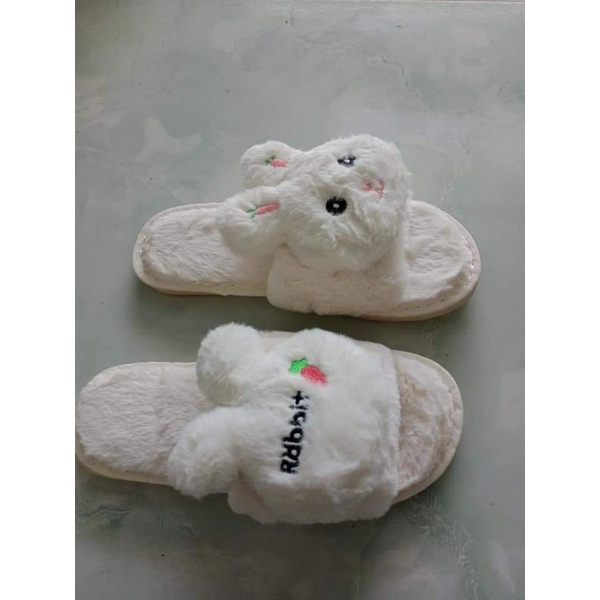 Dép mang trong nhà cao cấp.