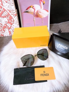 Mắt kính fendi