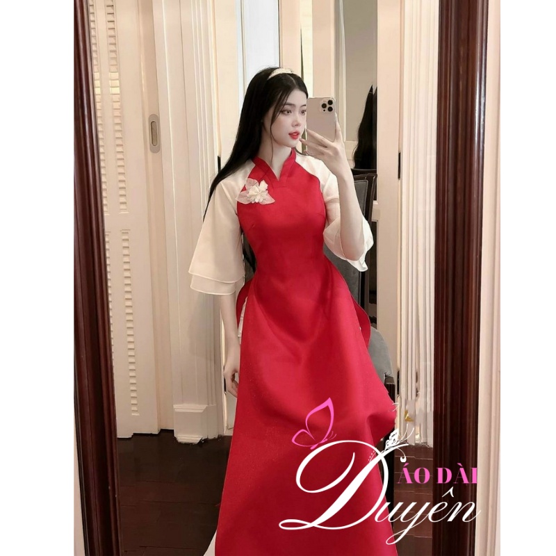Áo dài cách tân phối thân đỏ tay da thích hợp với mọi hoàn cảnh
