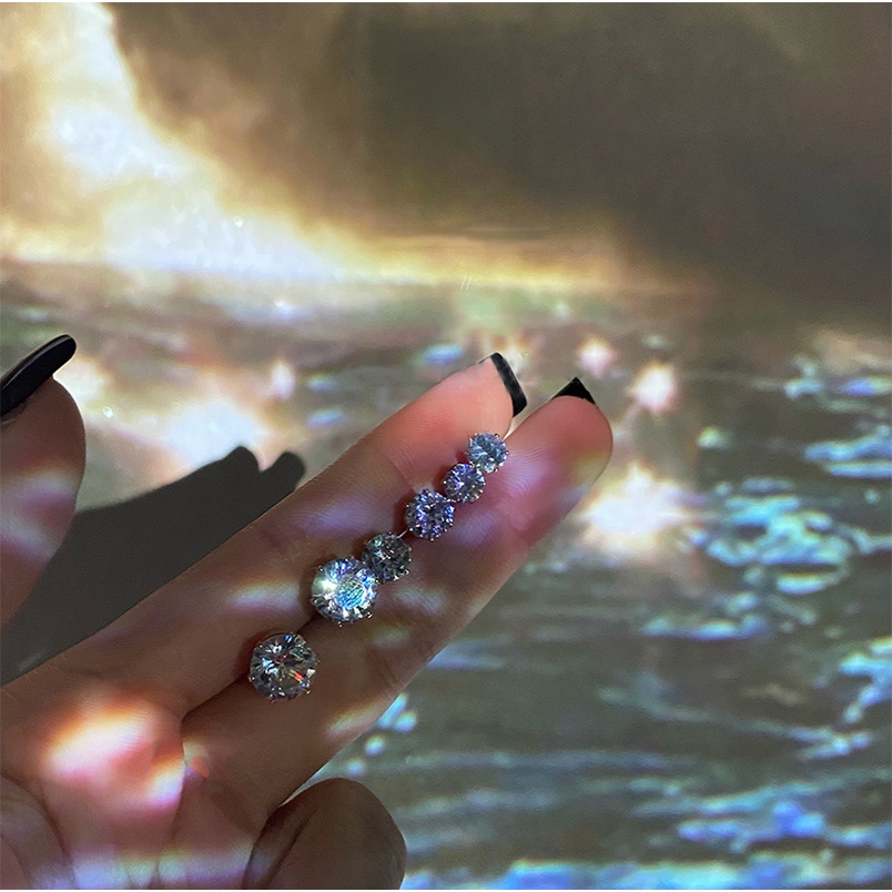 Đôi bông tai đính đá zircon đơn giản tinh tế