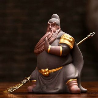 Tượng Quan Công cầm đao gốm tử sa