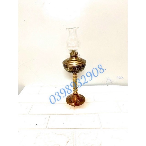 Đèn dầu cao cấp chất liệu bằng đồng cao 35 cm ngang 10cm. Hàng làm bằng thủ công tay lên độ bền dày dặn