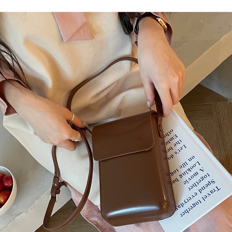 Túi đeo chéo da bóng unisex phom dáng cực dễ thương nam nữ đều dùng được