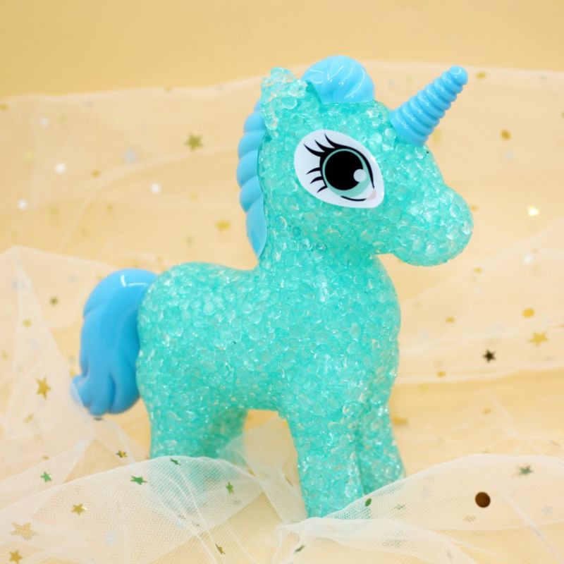 Đèn ngủ chú ngựa poni được kết từ hạt nhựa