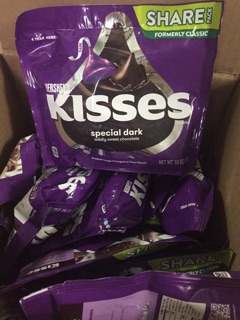 Socola đắng KISSES SPECIAL DARK 283G