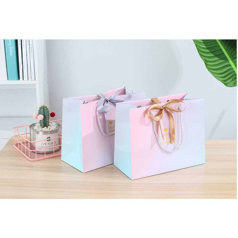 1 Túi Giấy Đựng Quà Thắt Nơ Xinh Xắn