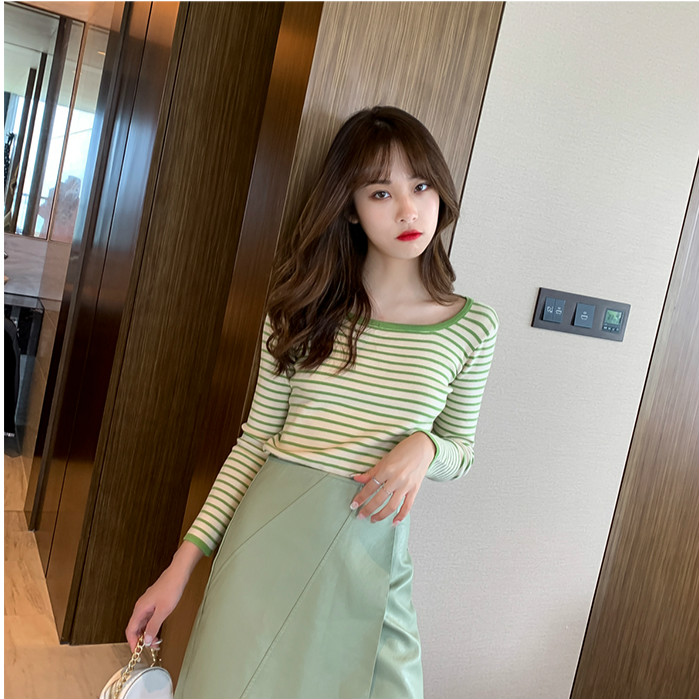 Áo thun SUXI dành cho nữ tay dài cổ vuông họa tiết sọc ngang thời trang