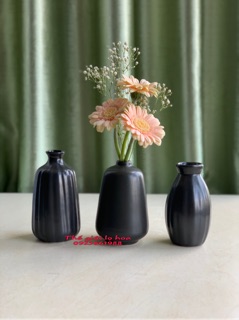 Lọ hoa gốm nhỏ