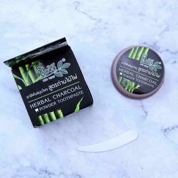 Kem làm trắng răng than hoạt tính Thái Lan Herbal Charcoal Powder Toothpaste