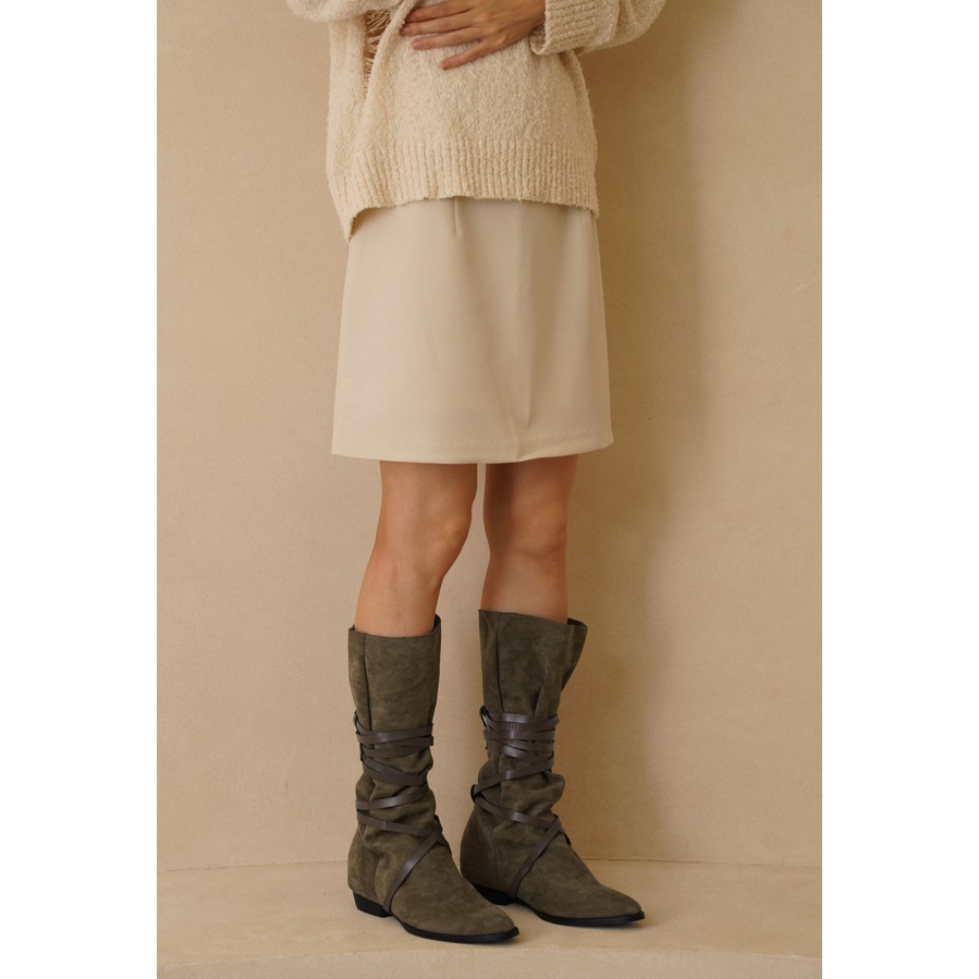 Lace-up suede boots - Giày boots cô cao đến bắp chân kiểu dây màu khaki