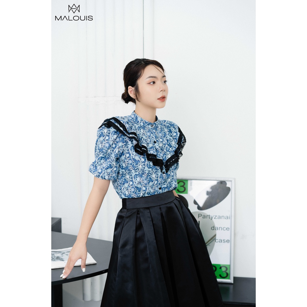 Áo sơ mi nữ kiểu tay ngắn hoa nhí bèo màu xanh cổ đứng chất thô cotton Blue Chic - M164