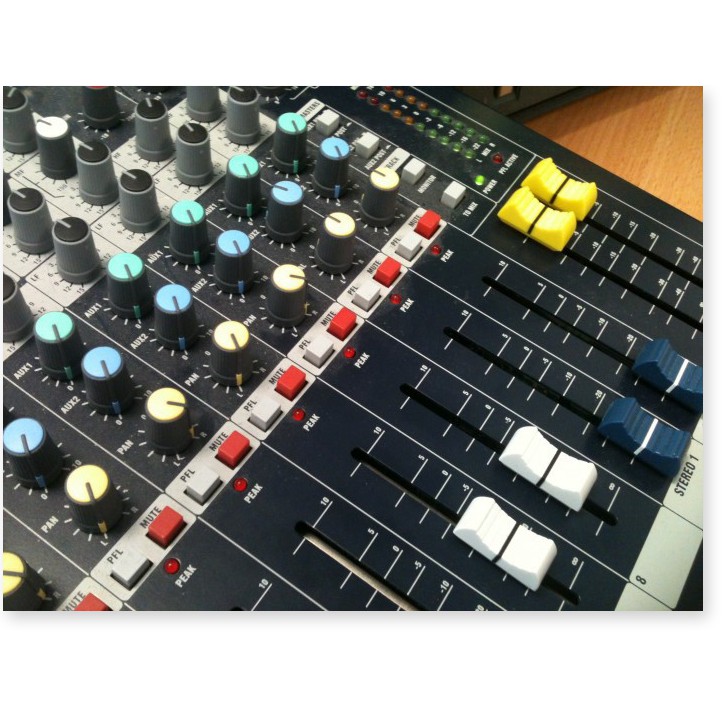 BÀN MIXER SOUNDCRAFT EFX8 chuyên âm thanh sân khấu