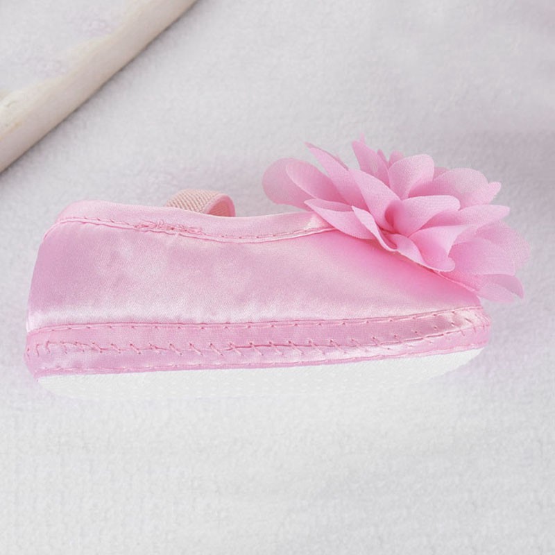 Giày tập đi cotton mềm mại chống trượt đính hoa cho bé gái