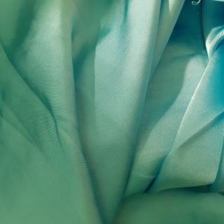 Vải lụa trơn màu xanh ngọc