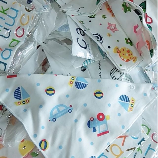 10 Khăn yếm tam giác