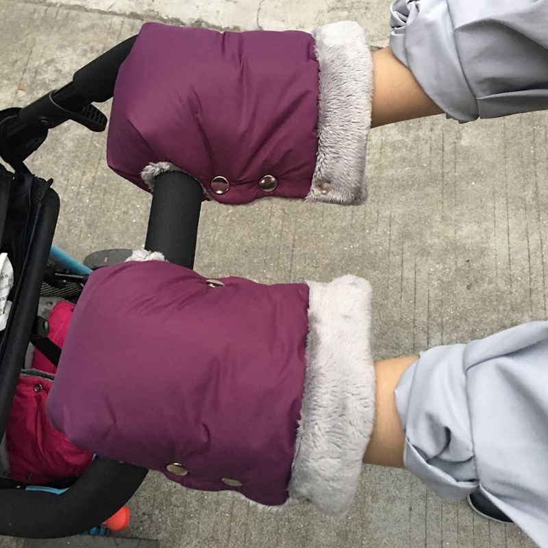 Găng Tay Vải Nhung Giữ Ấm Gắn Xe Đẩy Em Bé Thông Dụng