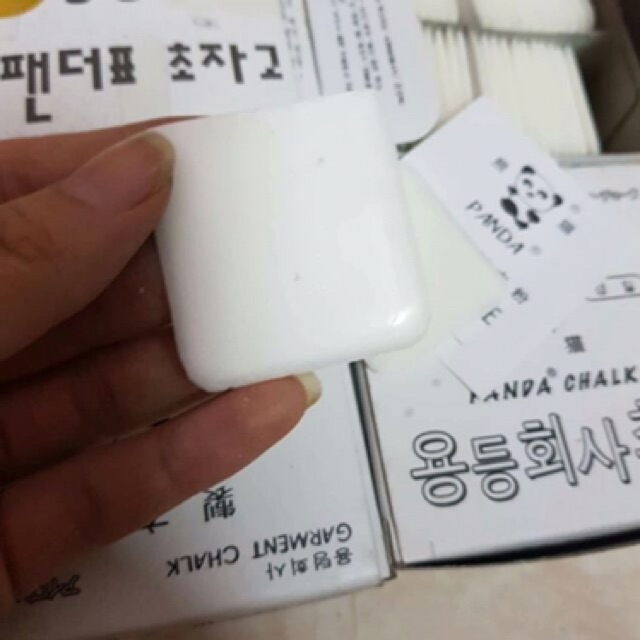 5 viên Phấn  sáp panda .
