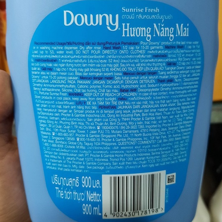 Nước Xả Vải Downy Hương Nắng Mai Chai 900ml