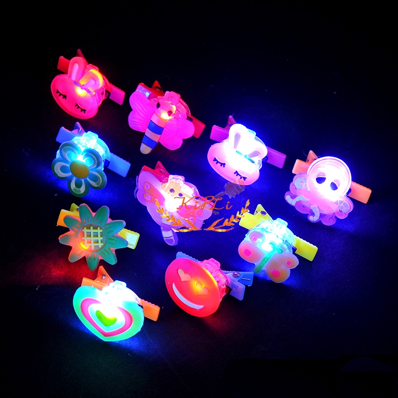 Kẹp tóc phát sáng trong bóng tối.Họa tiết hoạt hình xinh đẹp cho bé