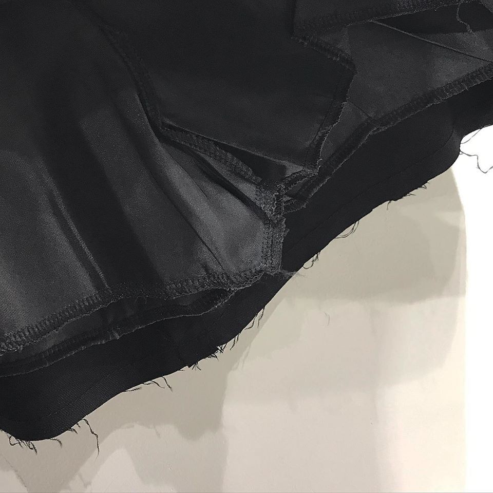 Chân Váy Kaki Ngắn Kiểu Dáng Chữ A Có Quần Lót Trong Cạp Cao Tôn Dáng 2 Màu Đen Trắng Jemcloset - 3188 | BigBuy360 - bigbuy360.vn