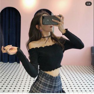Áo croptop trễ vai dài tay ôm body viền bèo