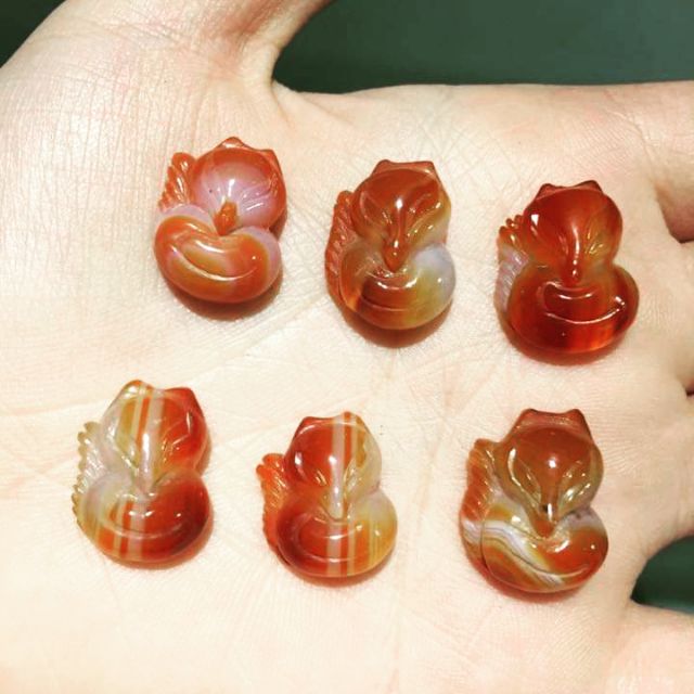 Hồ ly đá mã não