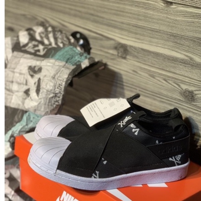 Flash sale giày slipon supper star.