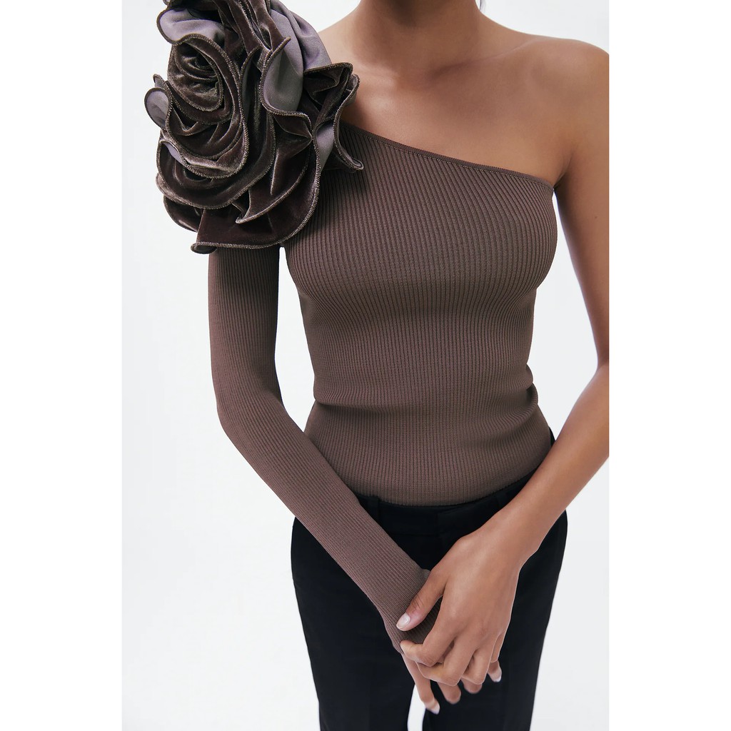 Áo dệt kim đính hoa vai ZARA Auth