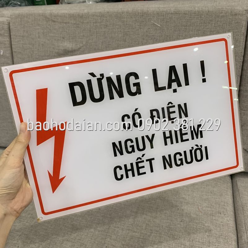 Dừng lại! Có điện nguy hiểm chết người (mica 24 x 36cm)