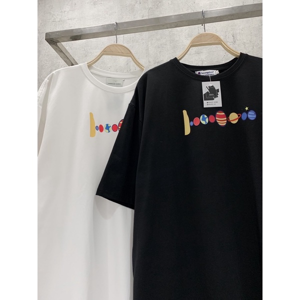 Áo thun form rộng vũ trụ