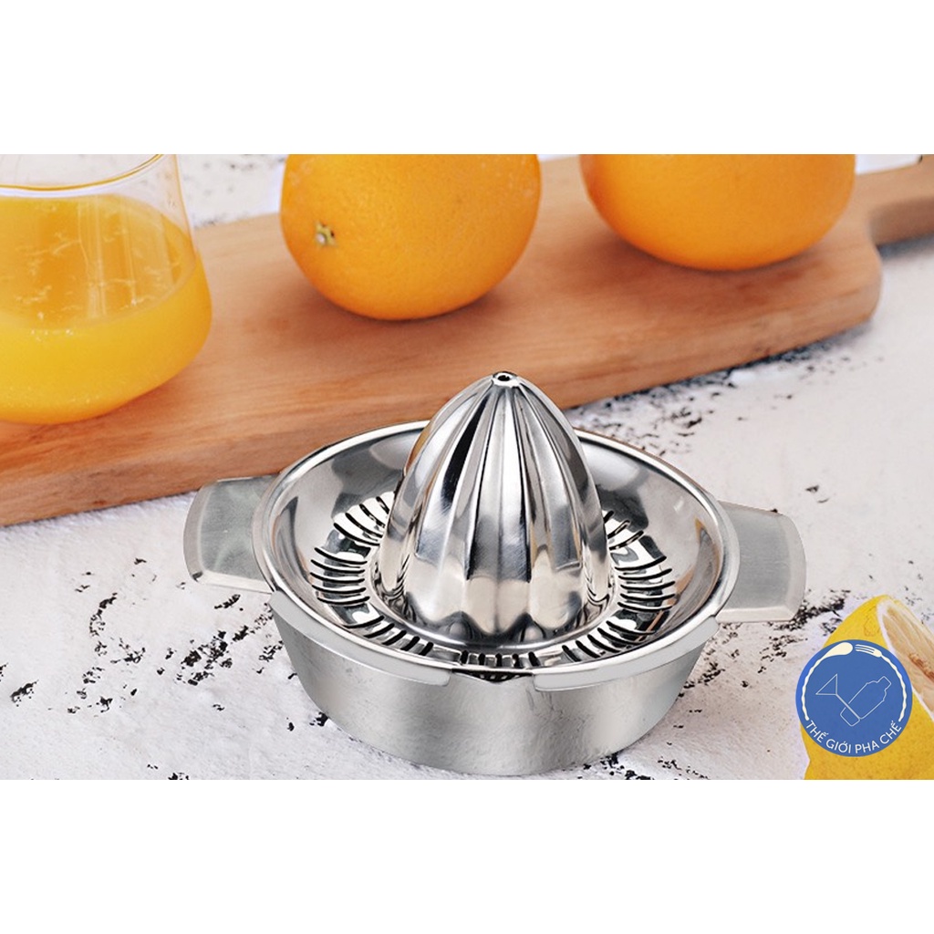 Dụng cụ vắt cam kiêm dụng cụ ép hoa quả chất liệu Inox dễ dàng tháo lắp và vệ sinh