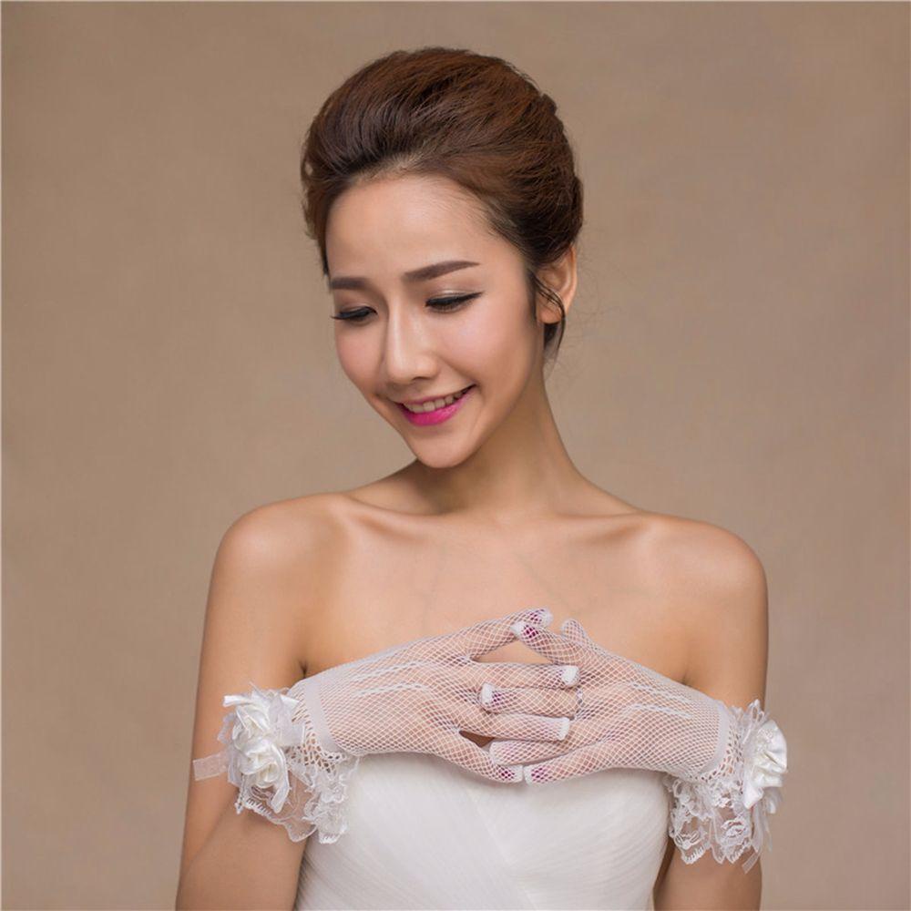 Găng Tay Ren Hoa Phong Cách Lolita Cho Cô Dâu