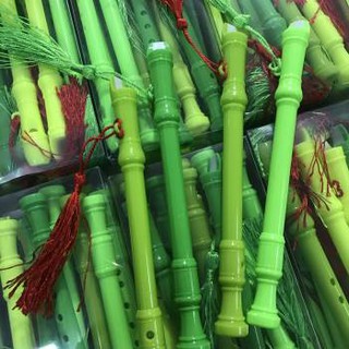 Bút bi thổi sáo
