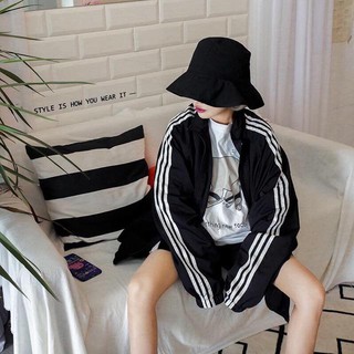 .............  Áo khoác nữ form rộng