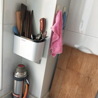 Hộp đũa thìa cao cấp có móc , giá đỡ điện thoại ,treo khăn