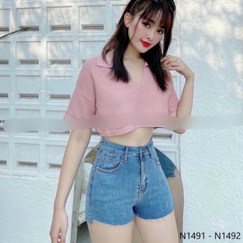 Áo thun gân cổ bẻ V form rộng tay lỡ croptop MC