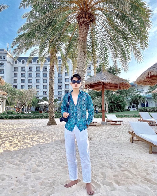 Áo sơ mi họa tiết trend cho mùa hè mát lạnh