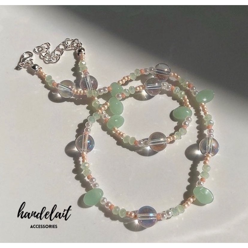 Dây chuyền nhiều màu sắc hạt đá tone xanh Sage Green phong cách nữ tính Handelait