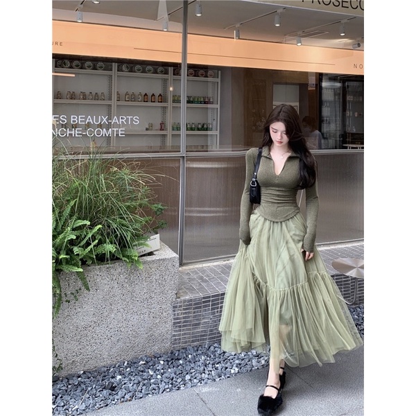 SET ÁO CỒ V CÓ KÉO ÔM DÁNG + CHÂN VÁY LƯỚI DÁNG XOÈ ULZZANG