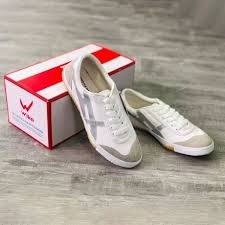 Giày đá bóng bata wika ultra 2 - Bạc(size38-43)