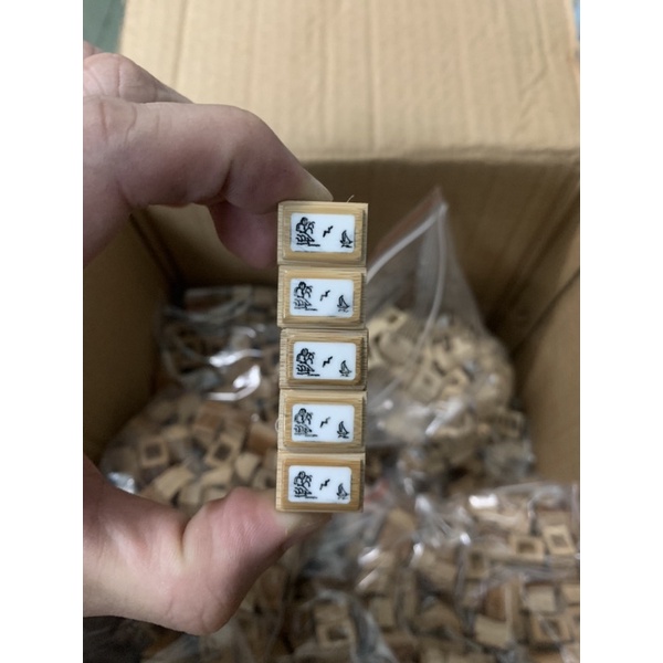 Tay cóng - Tre khảm hình