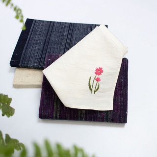 Khăn tay lụa thêu hoa Cẩm Chướng Bá Minh Silk