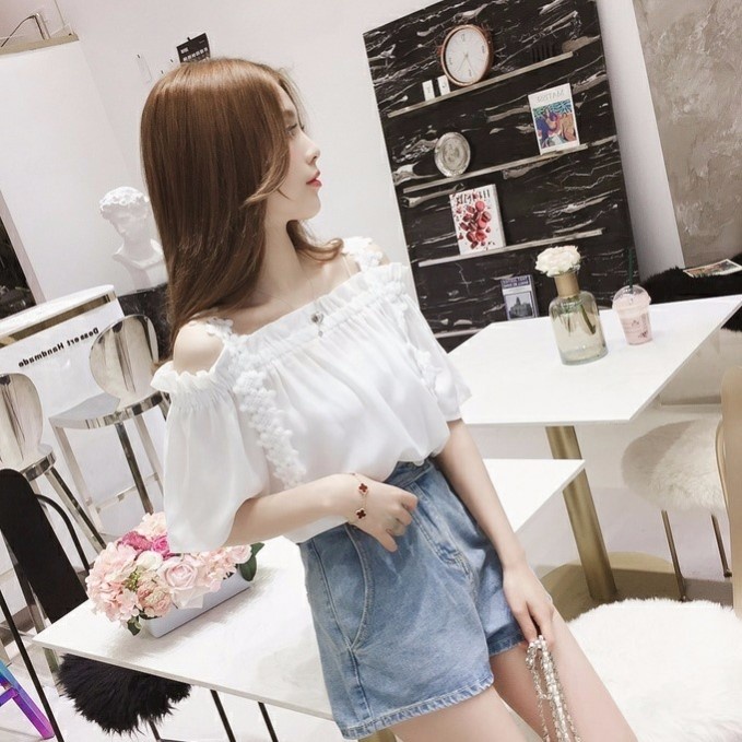 Áo 2 dây ren trễ vai phong cách Hàn Quốc SM02