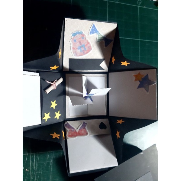 5010 love box handmade gắn hình mũ tốt nghiệp