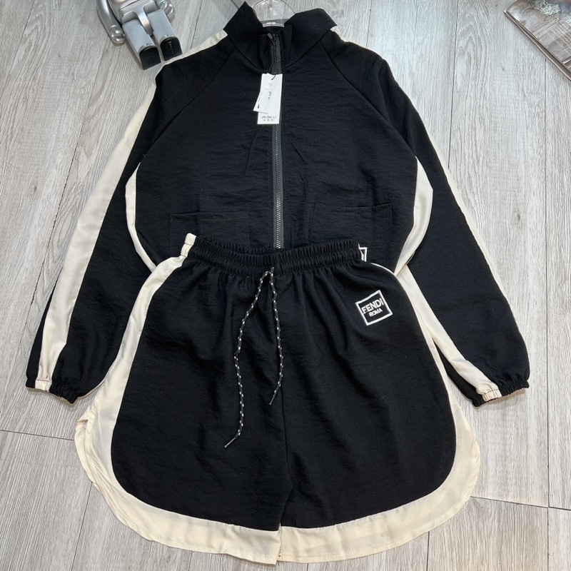 Set Bộ Áo Dài Tay Kéo Khoá Croptop Thể Thao Quần Sooc Đùi Chất Đũi Nhăn Phối Đen Trắng