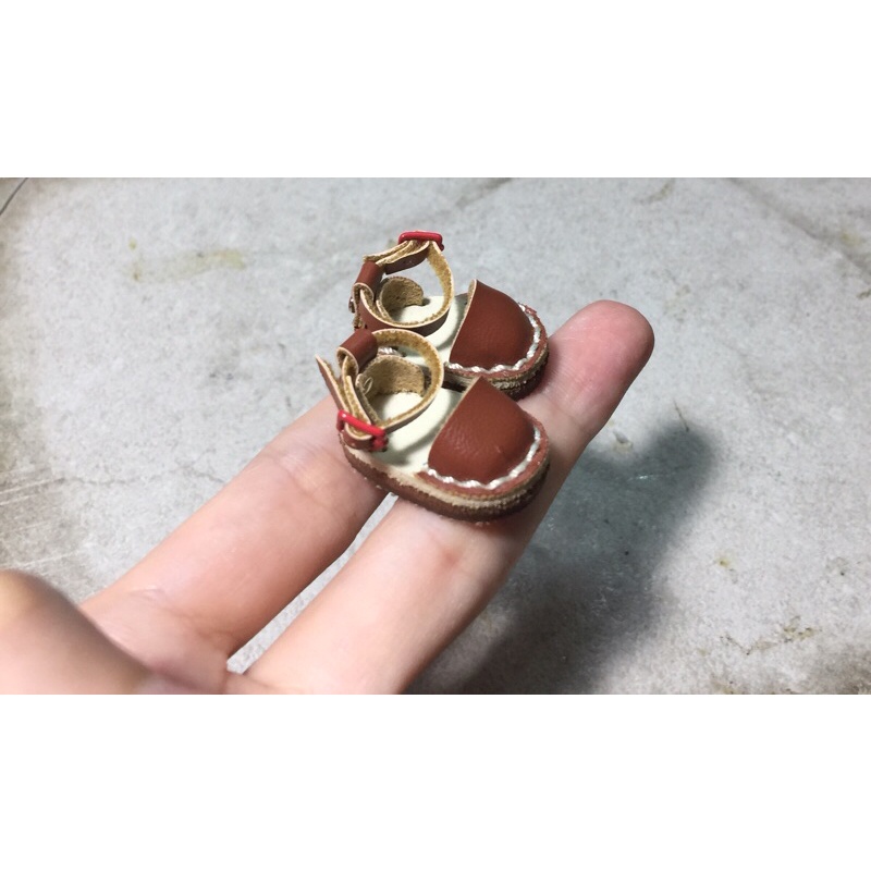 Giày xinh size 1/8, Bru